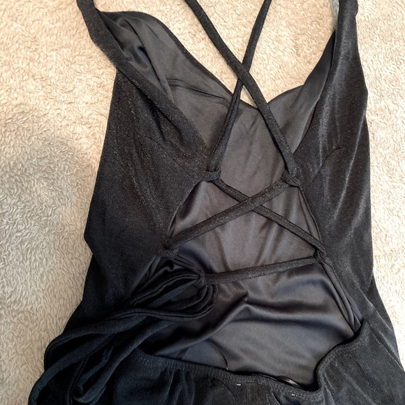 Size small black - Picture 2 of 2